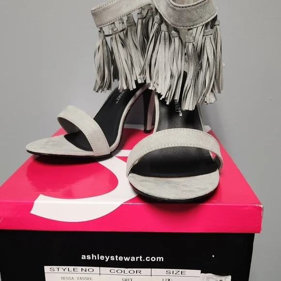 NWT Ashley Stewart Grey Tassel Women's Heels 11 - Picture 1 of 5